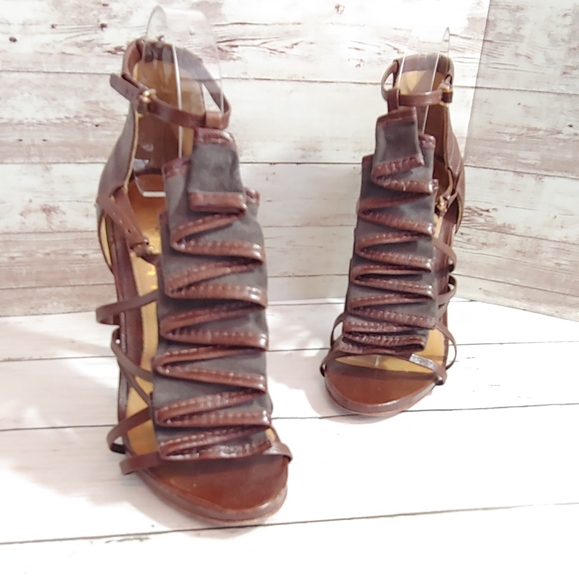 LAMB Brown leather strappy ruffle heels - Picture 3 of 11